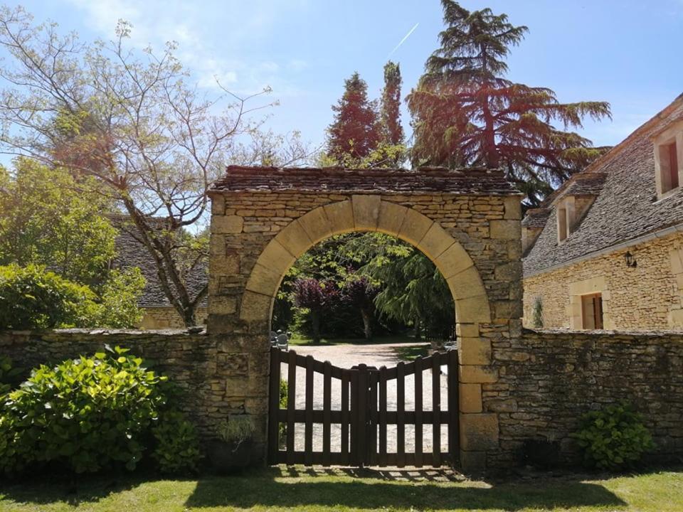 Bed and Breakfast Domaine De Pech Mortier Marcillac-Saint-Quentin Exterior foto